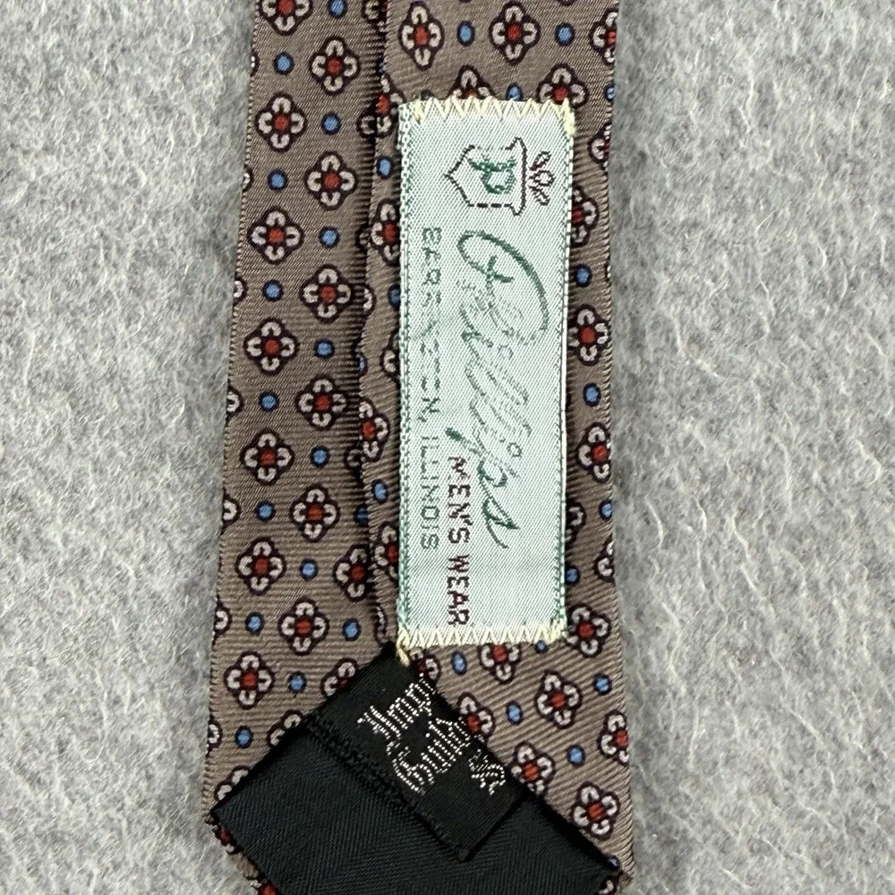 Resilio Imported Silk Tie Gray Taupe Floral Medallion 100% Silk Italy 54x3.25